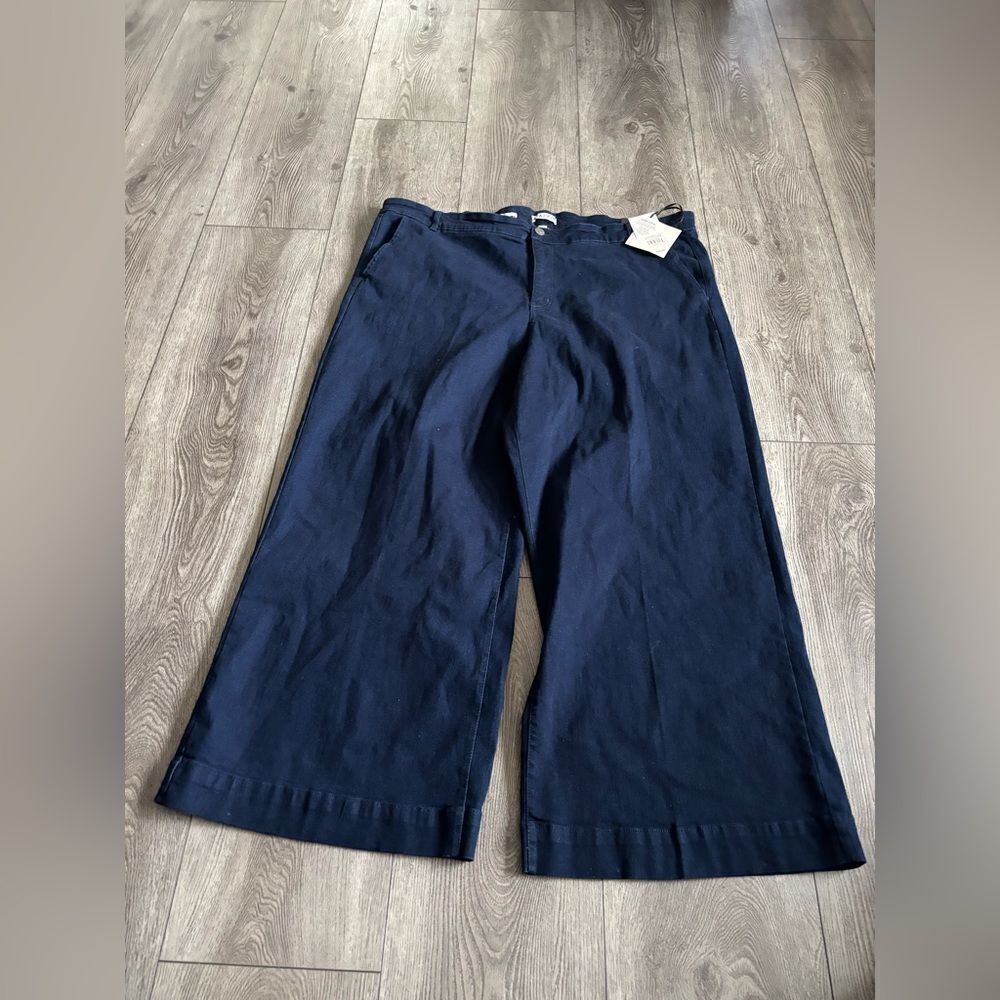 Ava & Viv woman’s Navy Wide-Leg Pants
